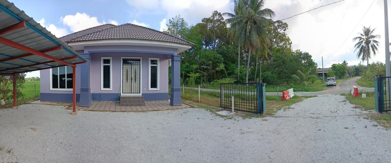 Kampong Baru Ummi'S Homestay Kuala Besut מראה חיצוני תמונה