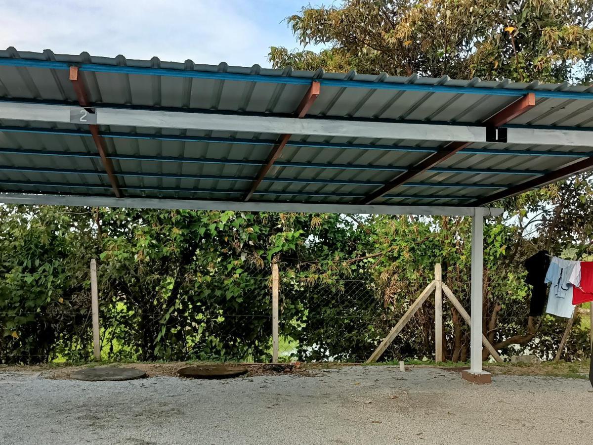 Kampong Baru Ummi'S Homestay Kuala Besut מראה חיצוני תמונה